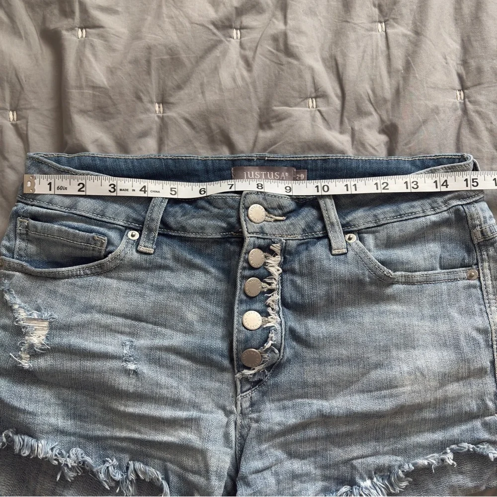 Just Black Magnetic Energy Light Denim Button-Fly Cutoff Shorts | size 29